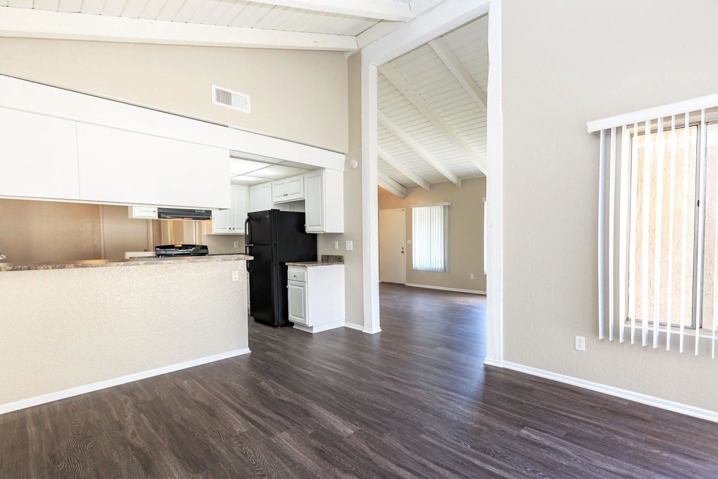 Carlyle Square Apartment Homes Image 44