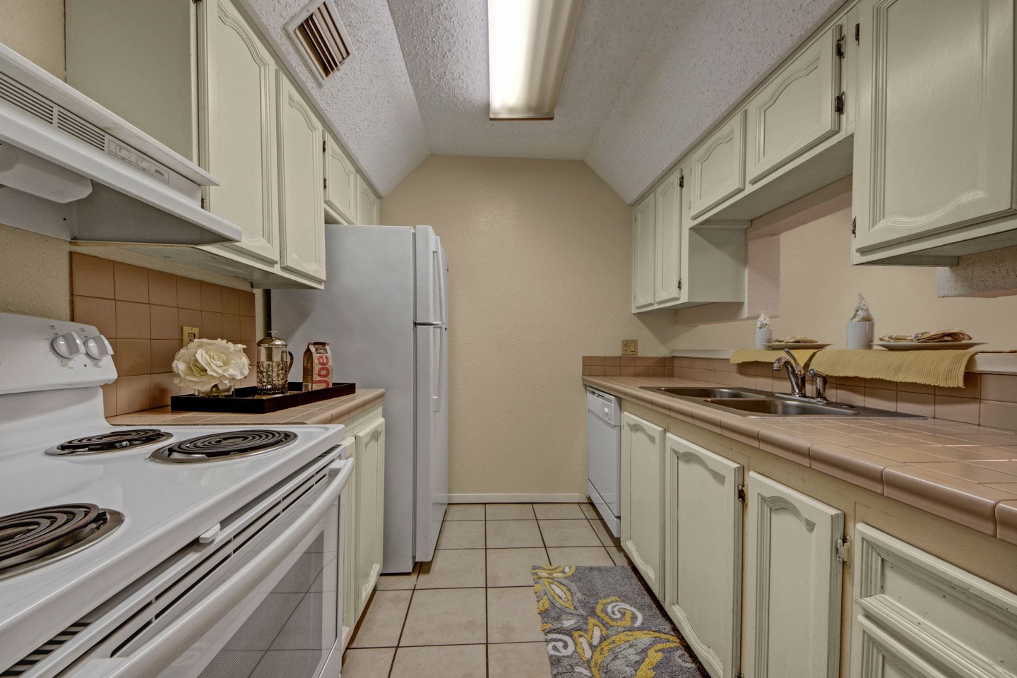 Las Colinas Image 2