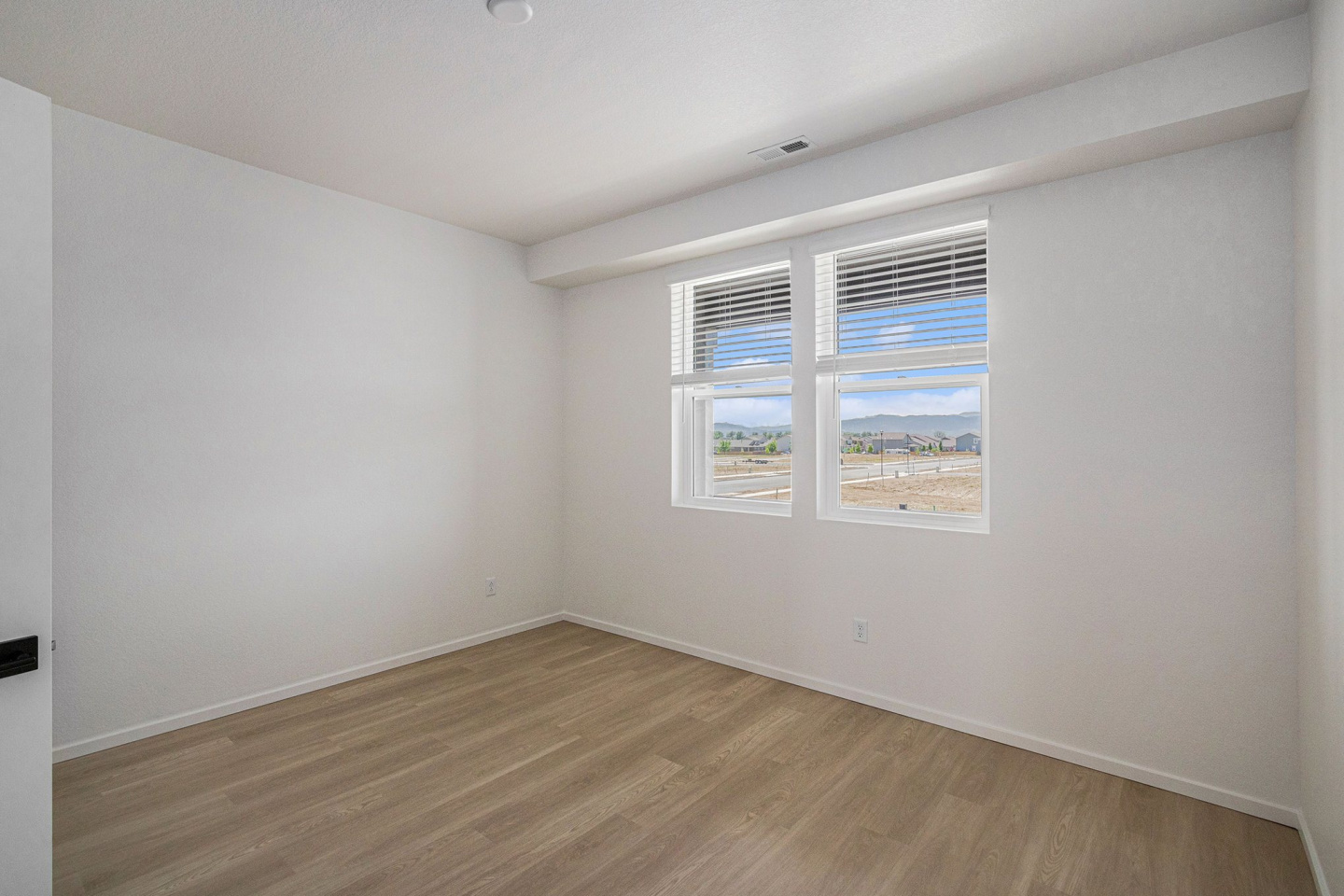 Bloom Rental Living Image 8