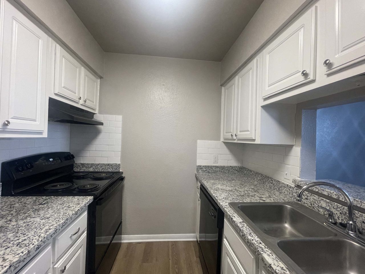 Whispering Oaks Apartments Image 15