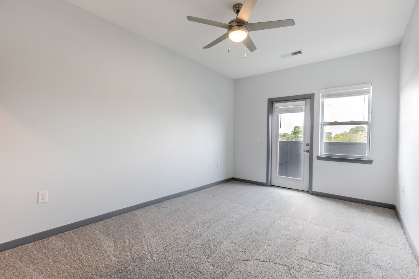 Wilshaw Apartments Image 37