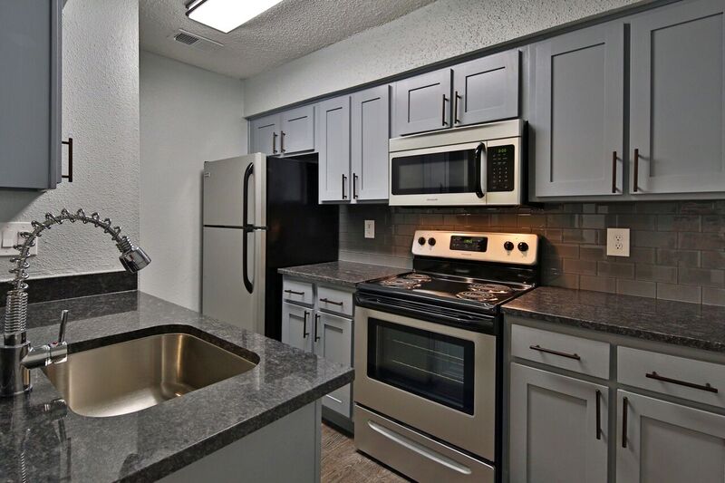Verde Apartments Image 2
