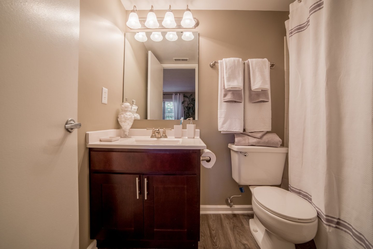 Northlake Village Apartments Image 25