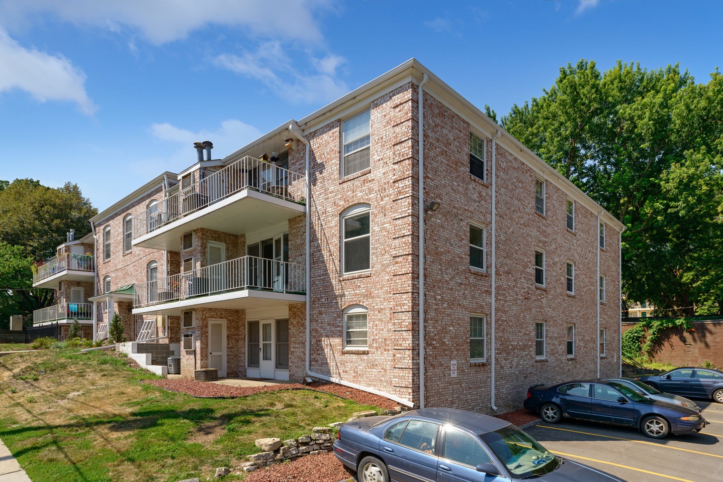 31st Street Apartments Image 3