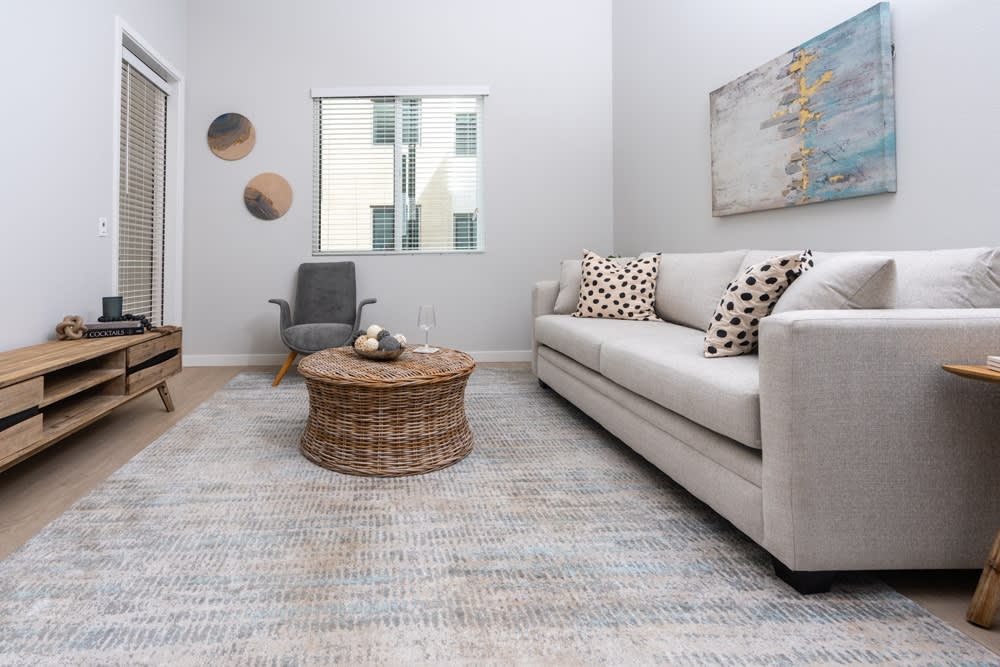 Downtown Ontario Luxury Apartments Image 13
