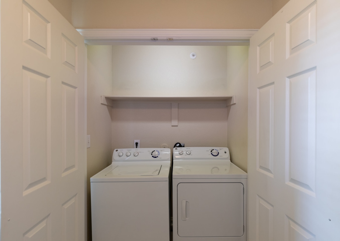 Monticello Oaks Townhomes Image 9