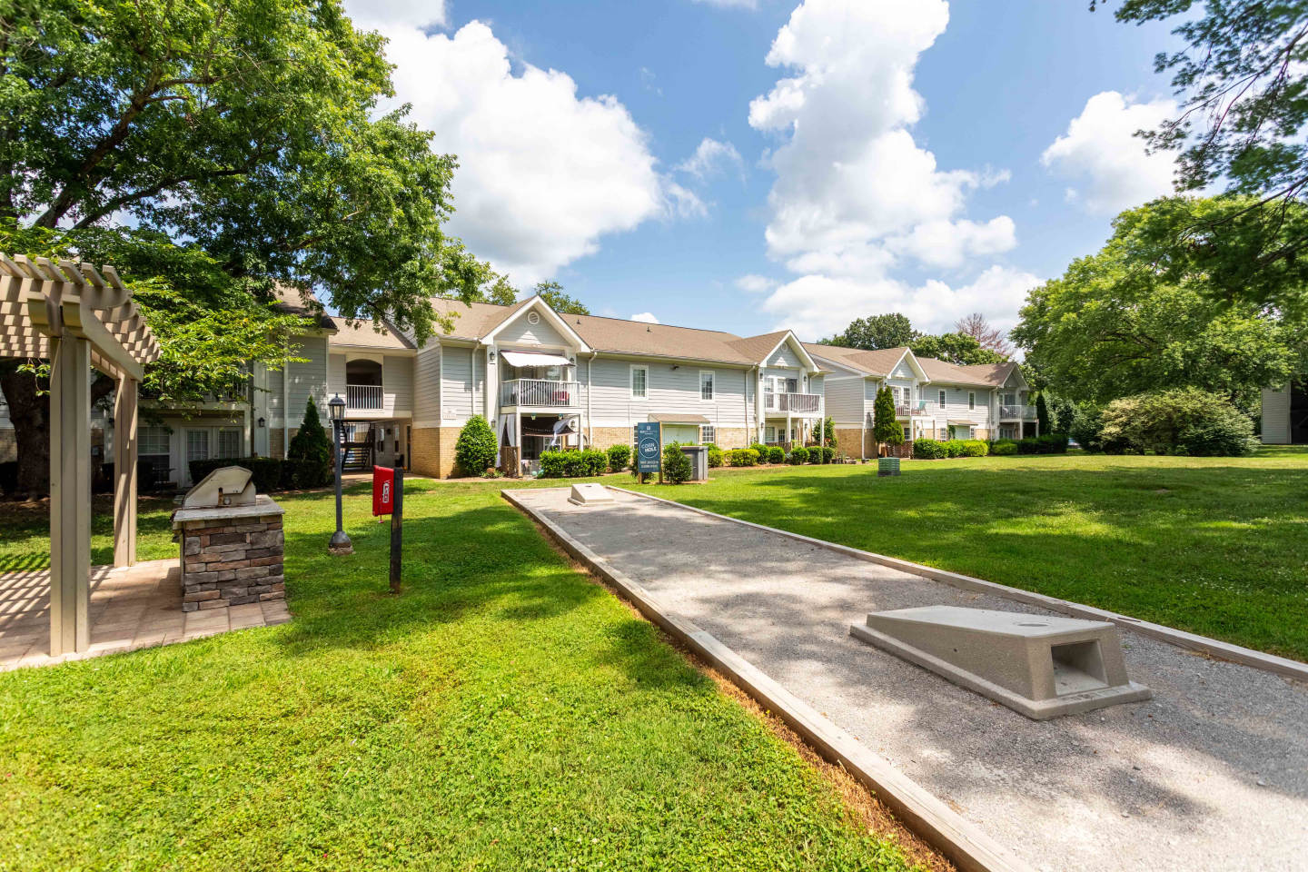 865 Bellevue Image 32