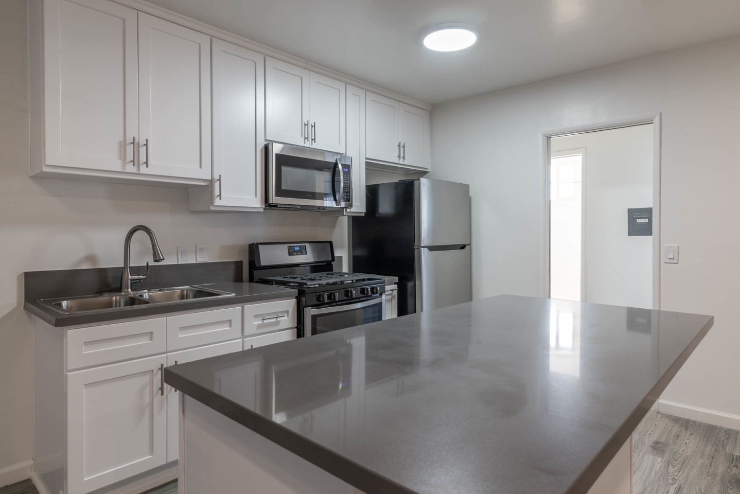 4764 Forman Ave. Image 2