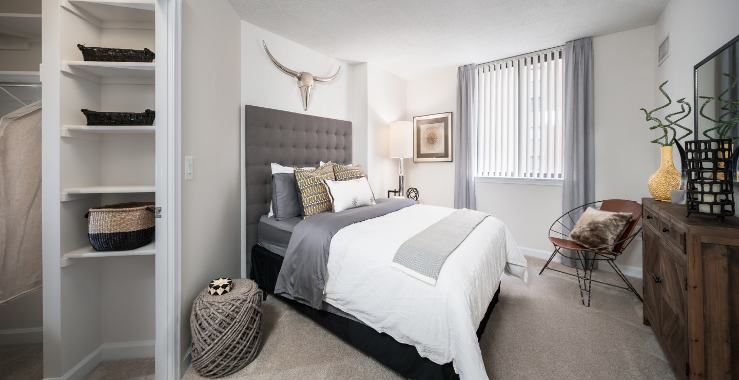 Richmond Square Apartments Image 16