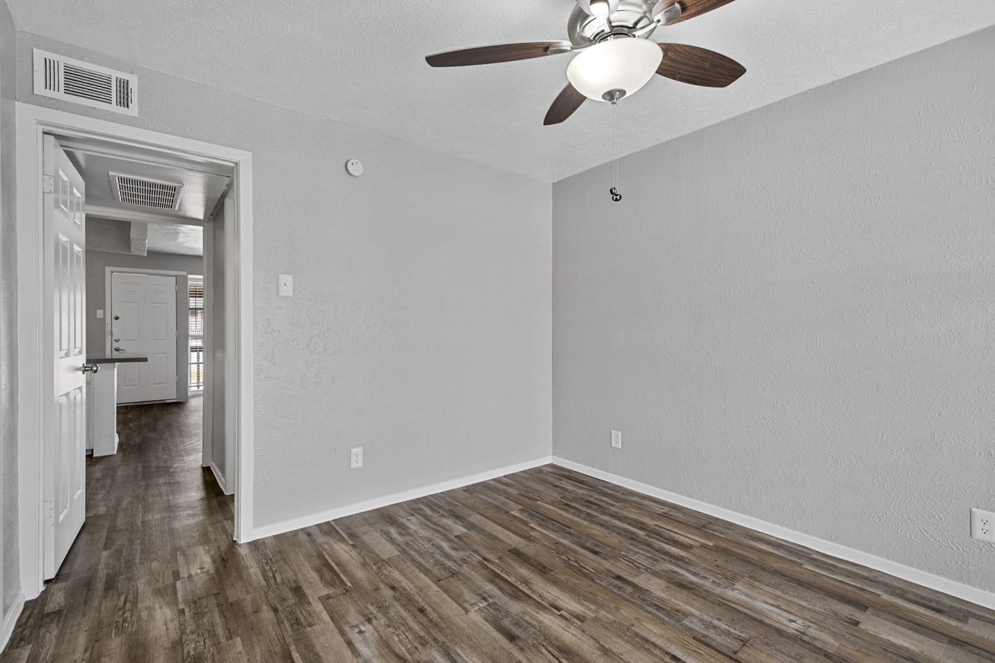Flats at 183 Image 6