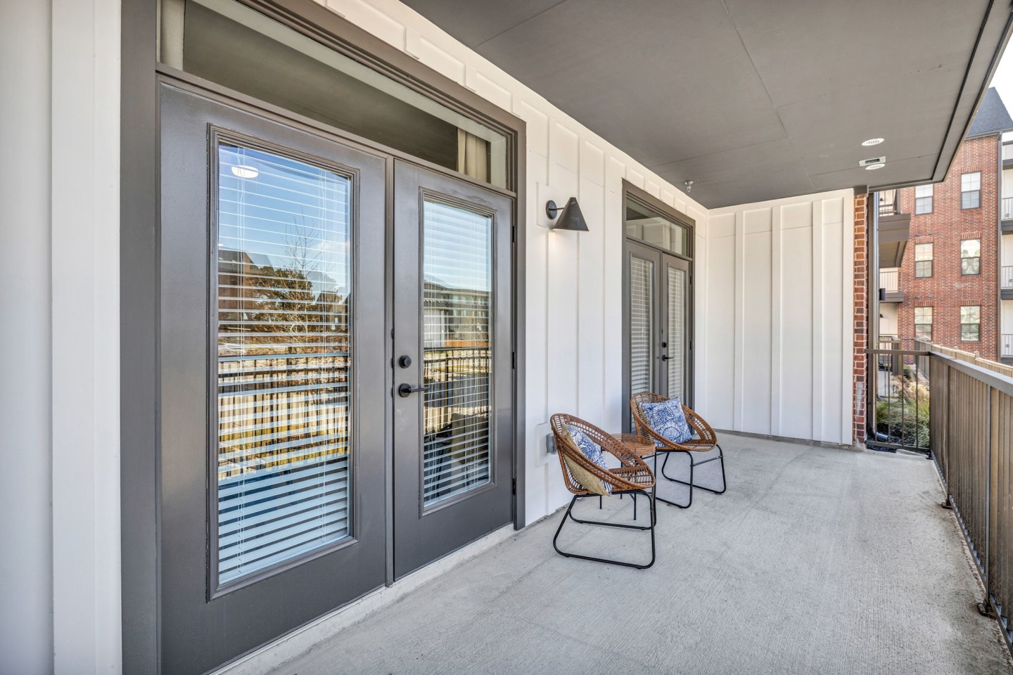 Veranda Image 23