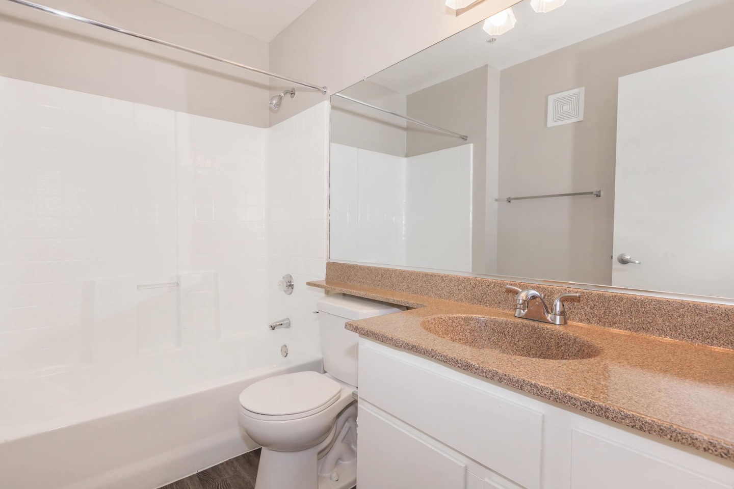 Wood Canyon Villa Apartment Homes Image 9