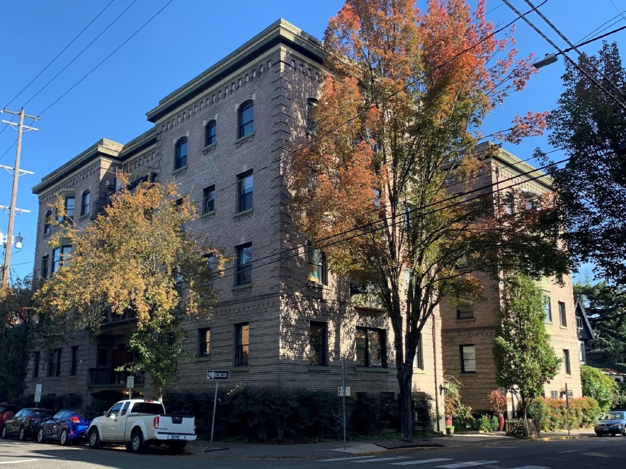 Highland Court Image 1