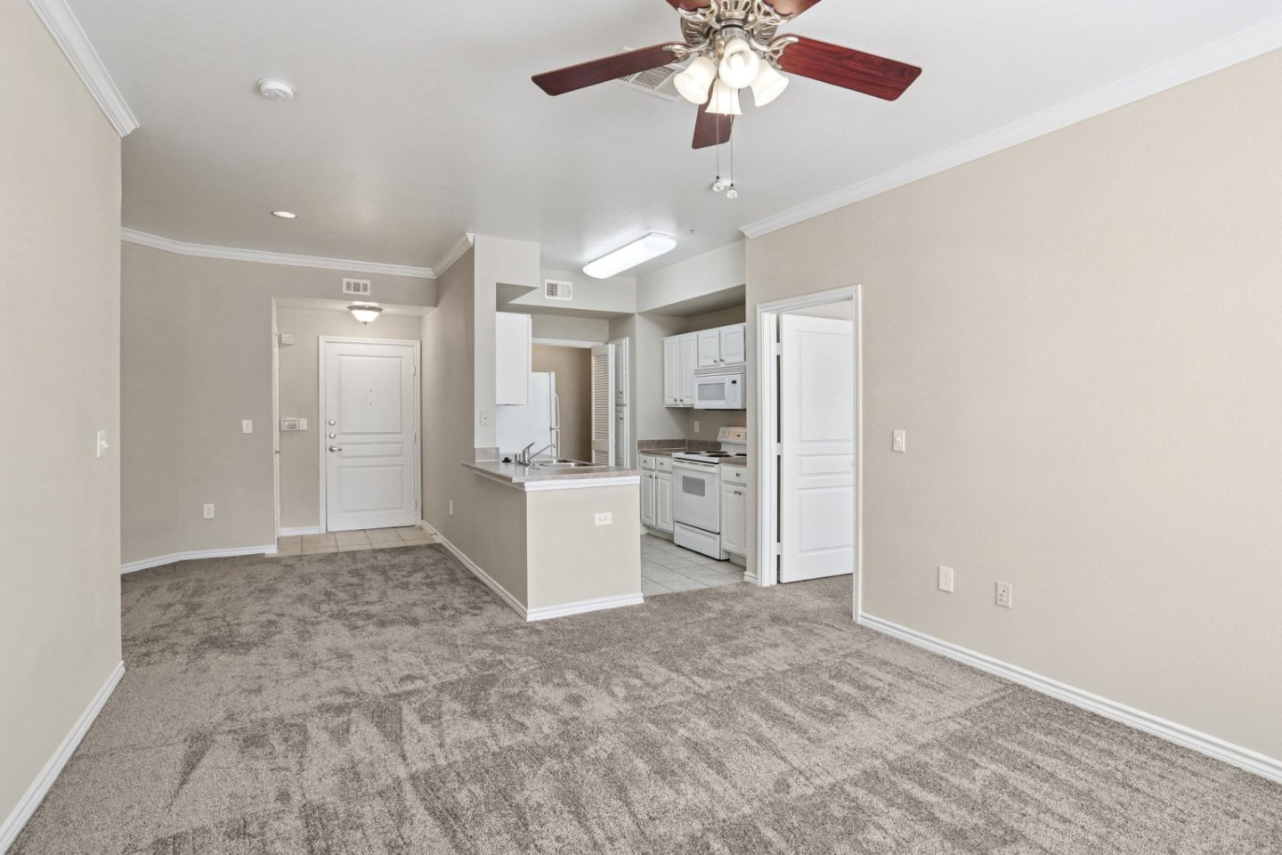 Encore at Buckingham - Senior Housing Image 9