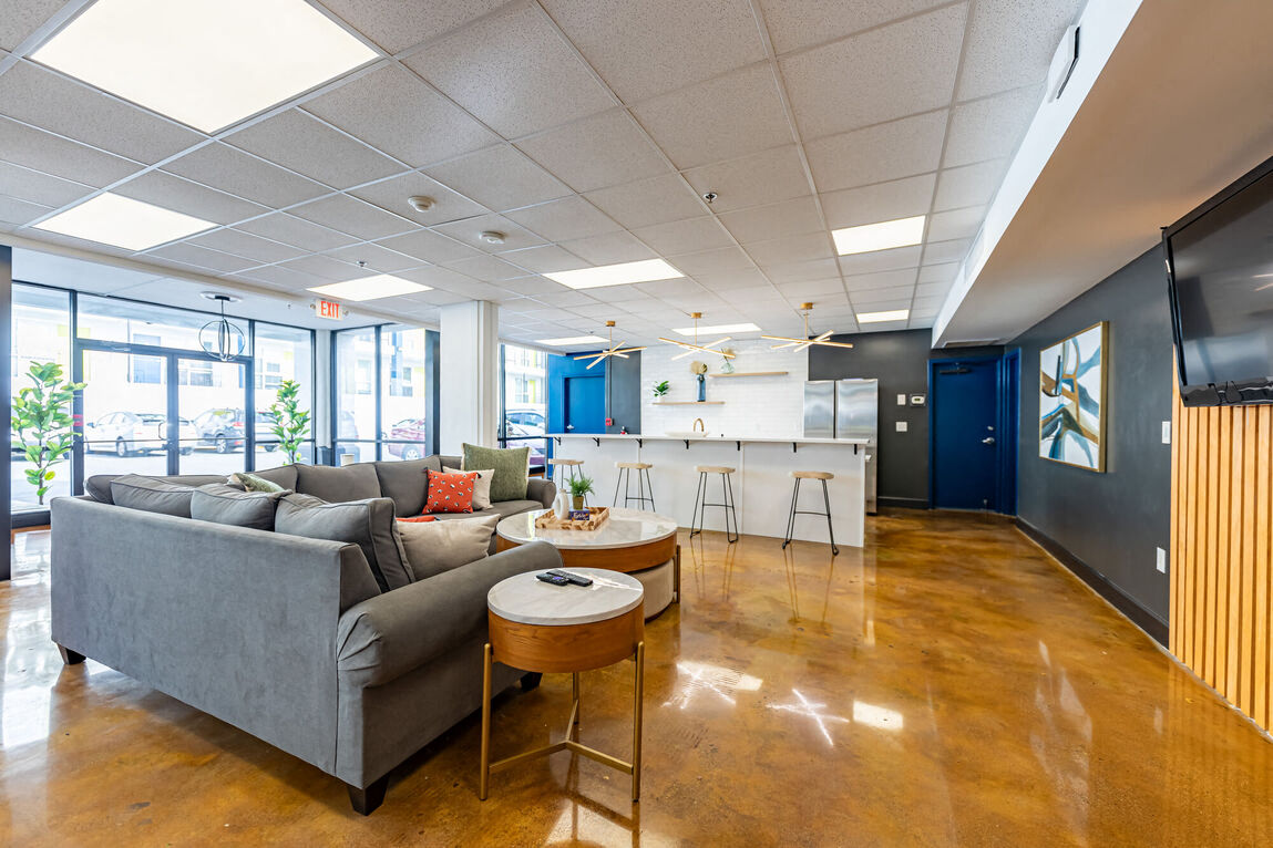 Hilltop House Apartments Image 11