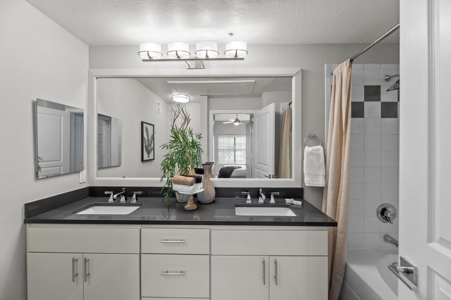 Aspect Image 15