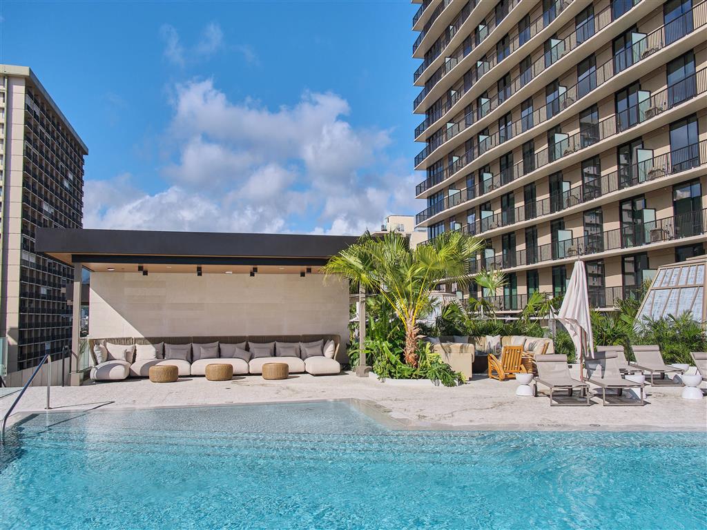 Lilia Waikiki Image 5