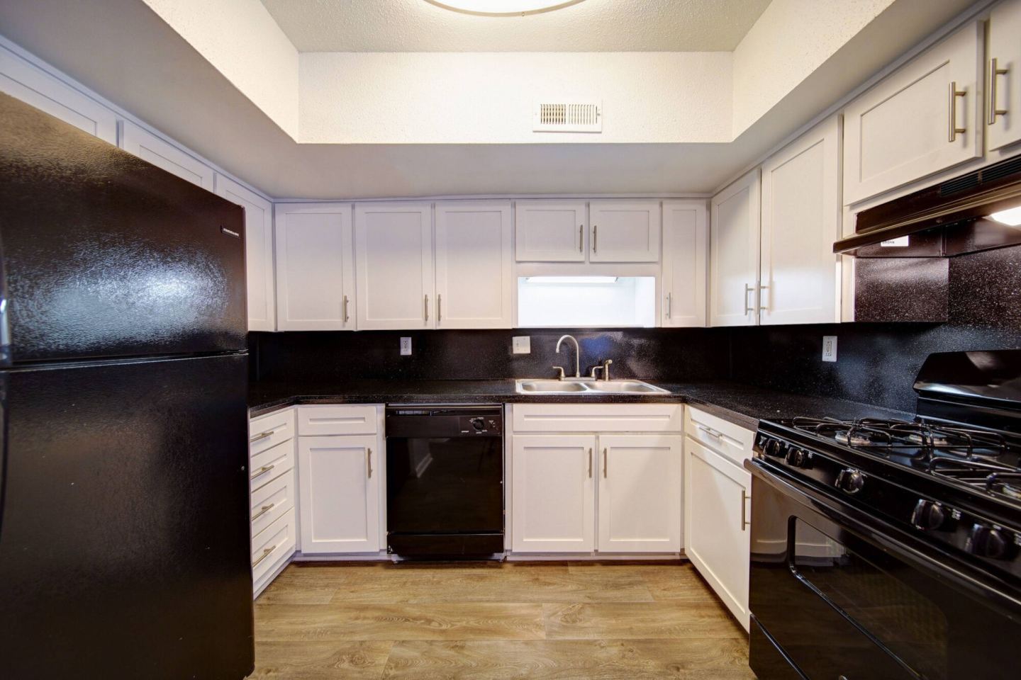 Colonial House Image 7