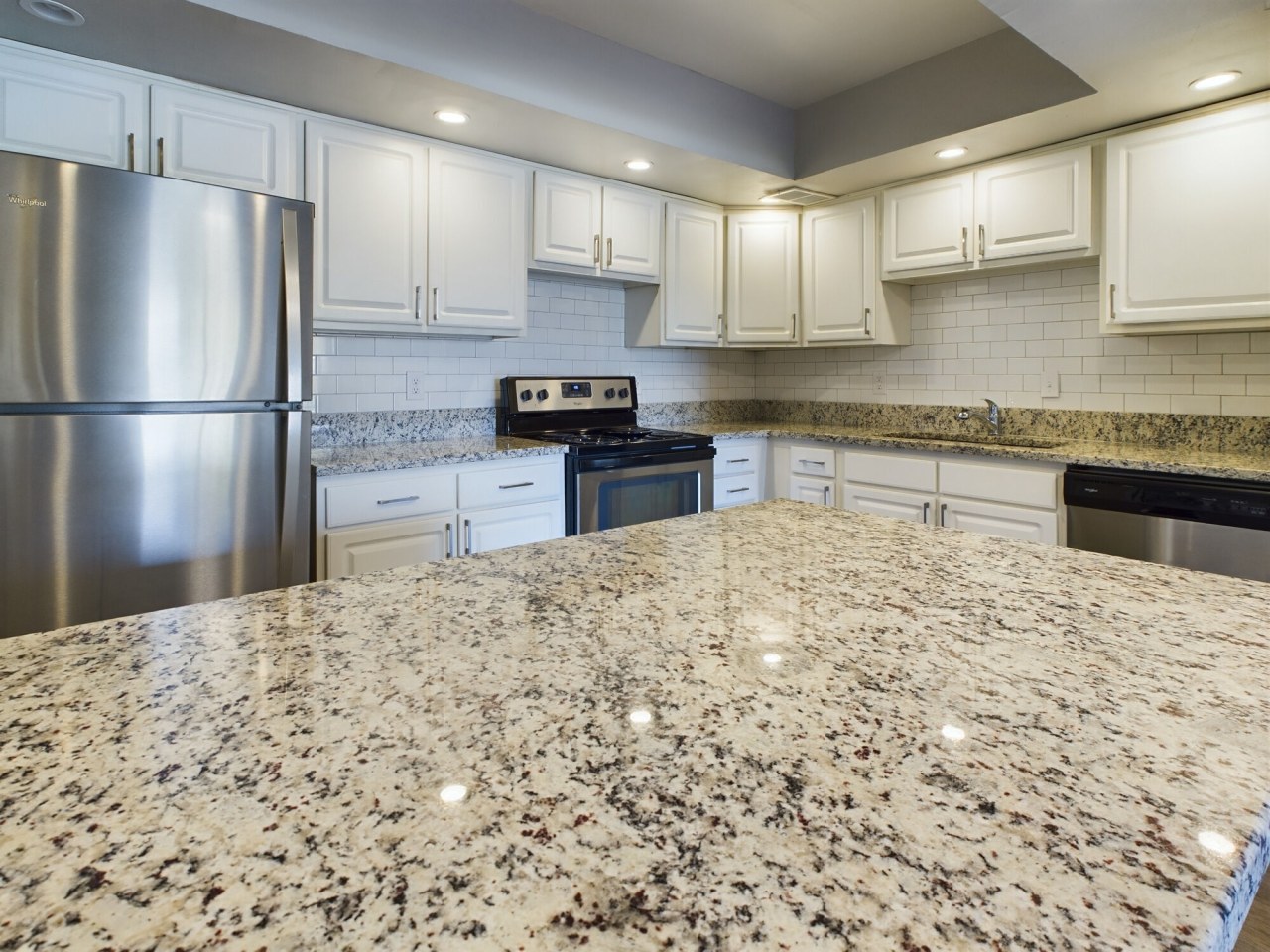 Edgewater Apartments Image 1