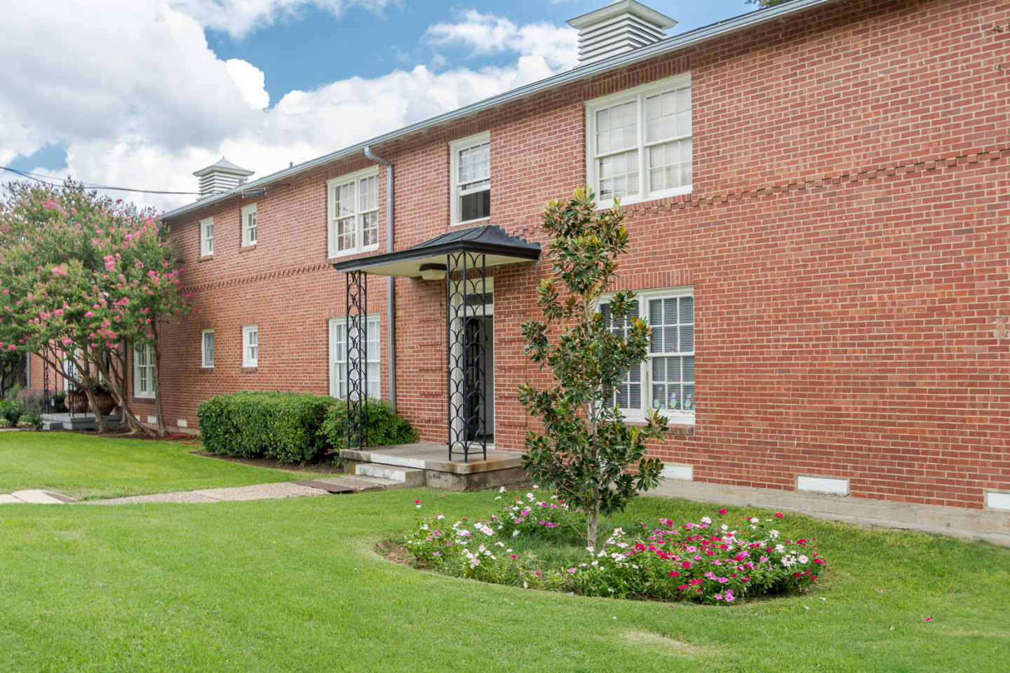 Hampton Plaza at Kessler Park Image 34