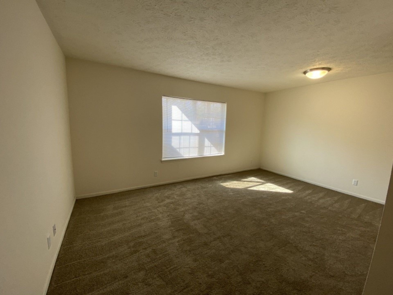 Vantage Pointe Apartments Image 12