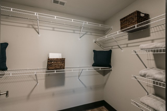 Vintage Gateway Apartments Image 14