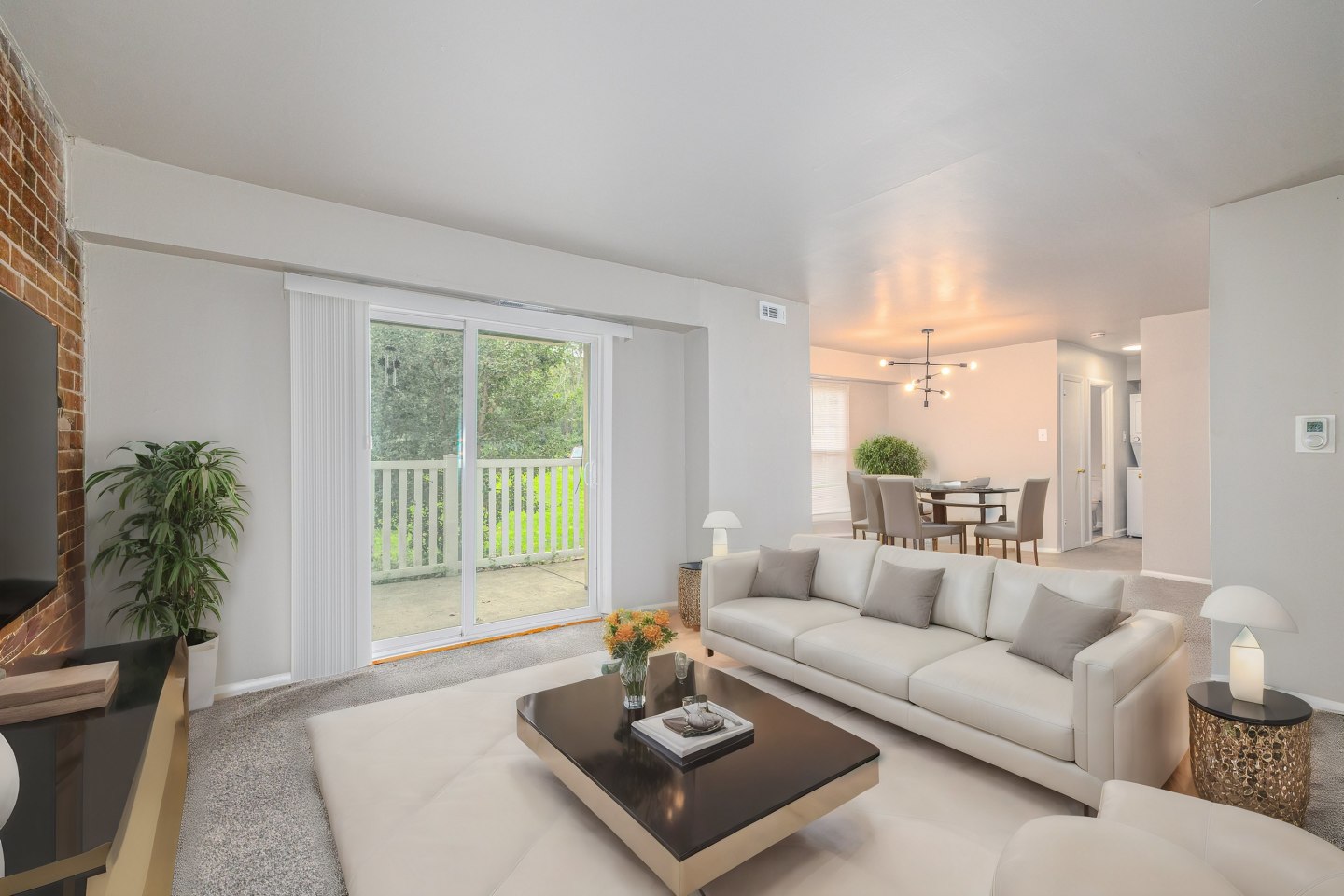 Edgewater Manor Image 1