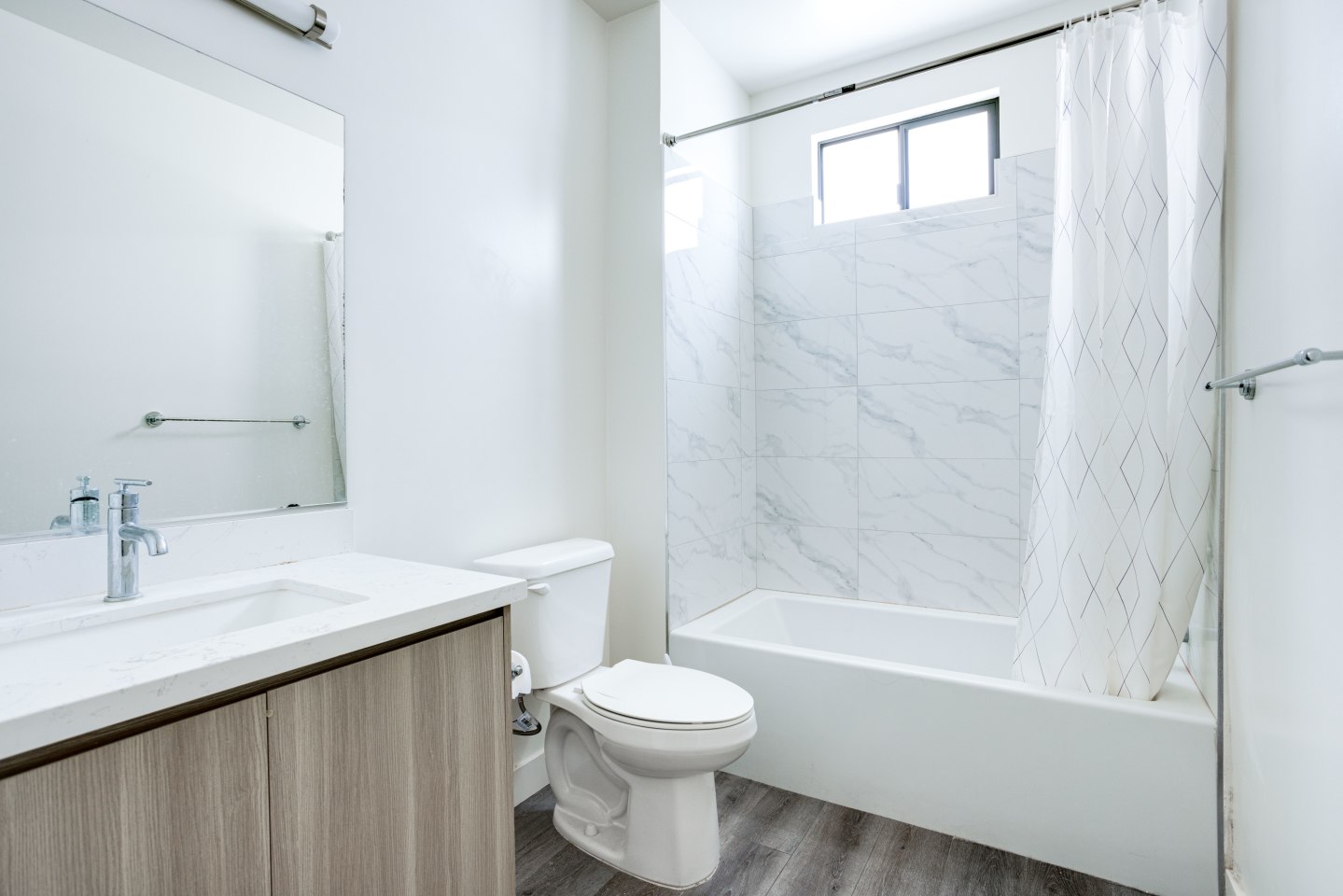 1751 Malcolm Ave - Student Housing Image 14