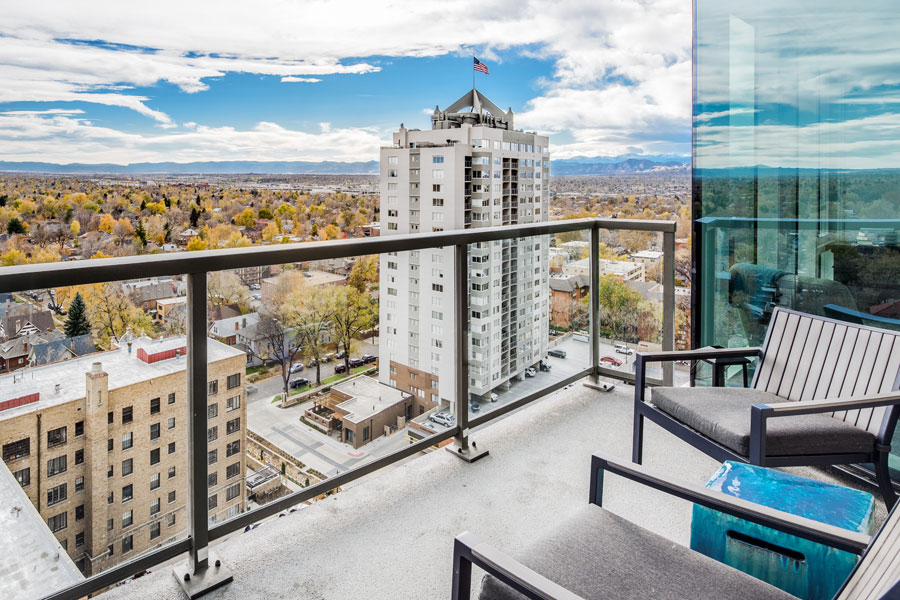 Country Club Towers Image 3