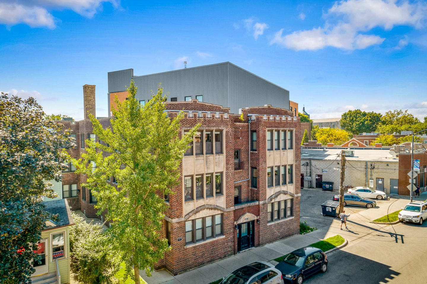 2229-35 W Wilson Image 1