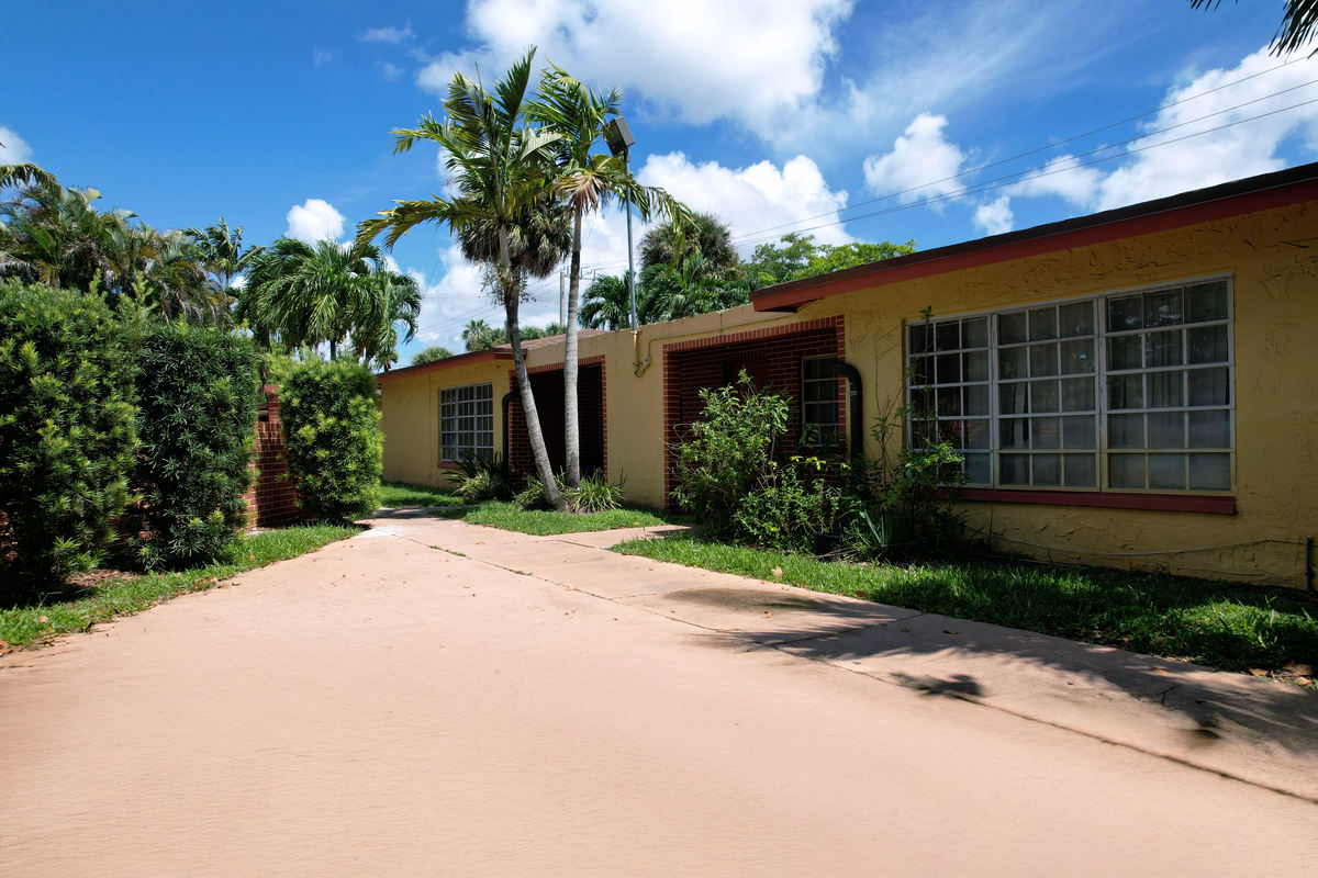 Brisa Apartment Homes Image 1