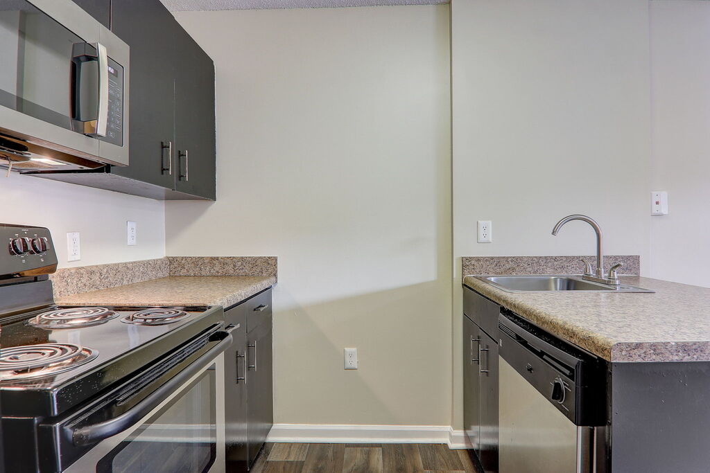 The Grove Apartments Image 11