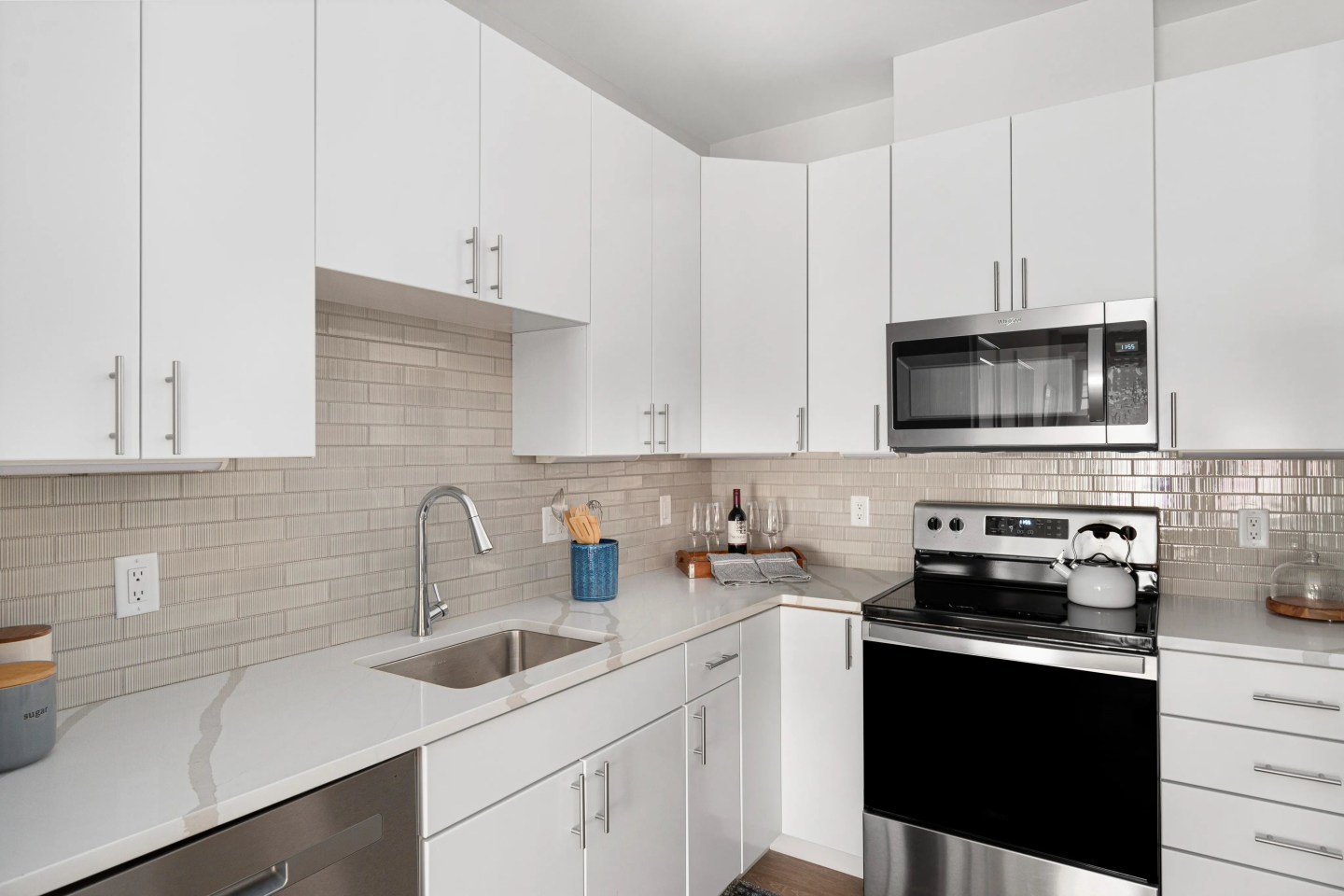 505 Sutton Image 2