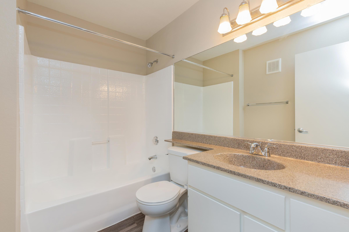 Wood Canyon Villa Apartment Homes Image 3