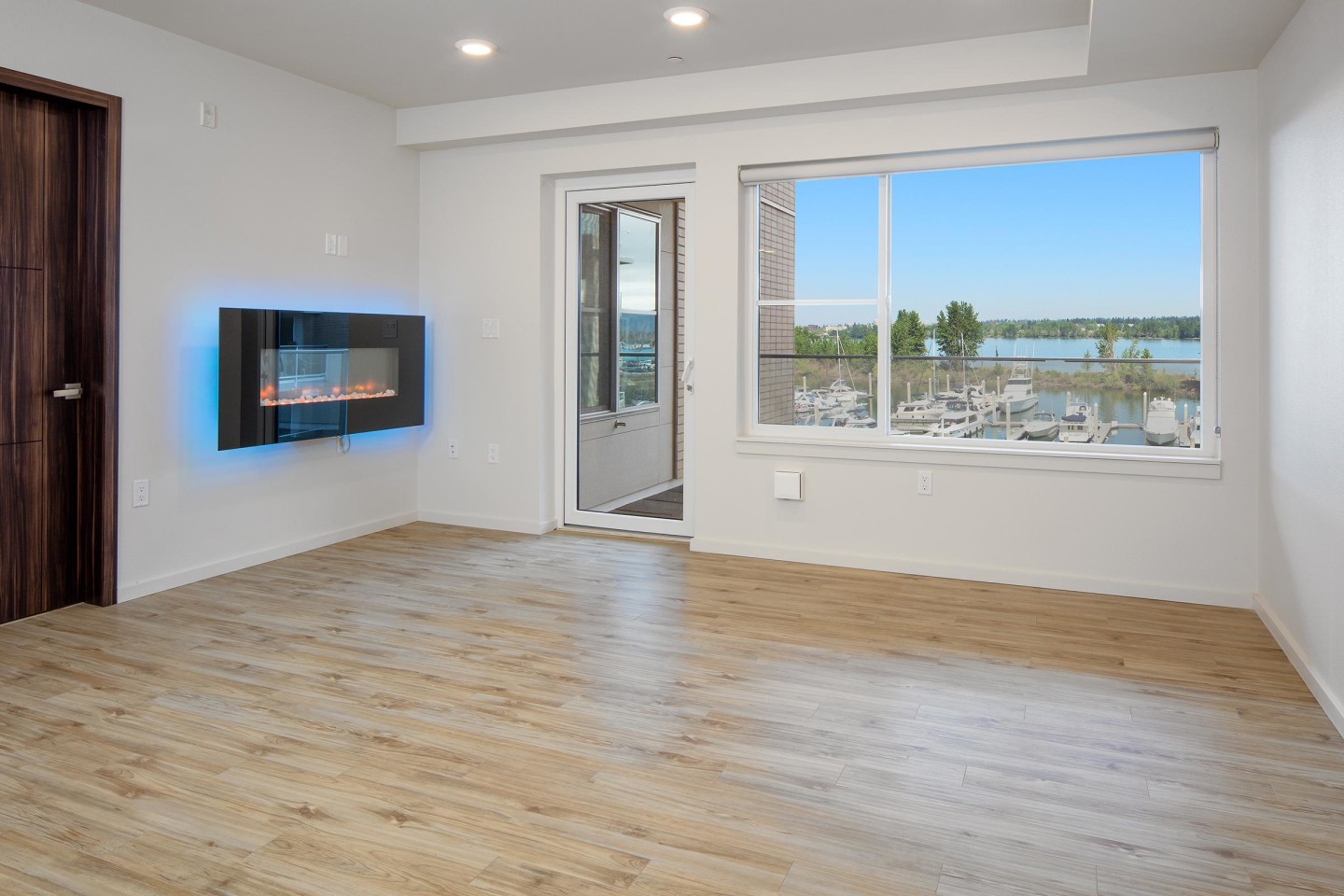Yacht Harbor Club Image 35