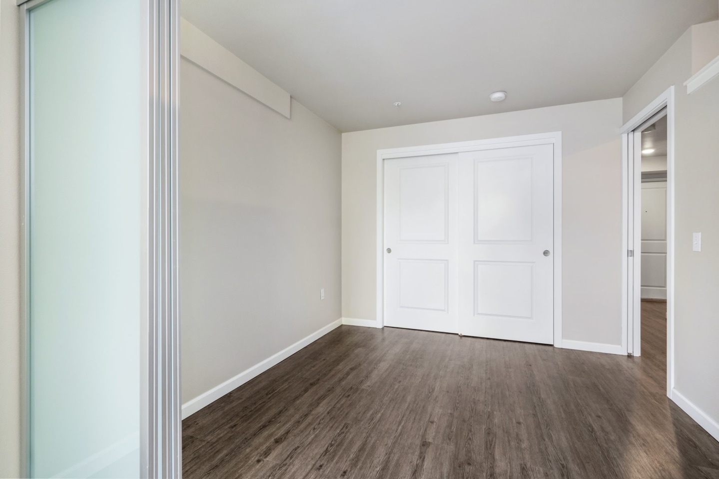 1711 Apartments Image 6