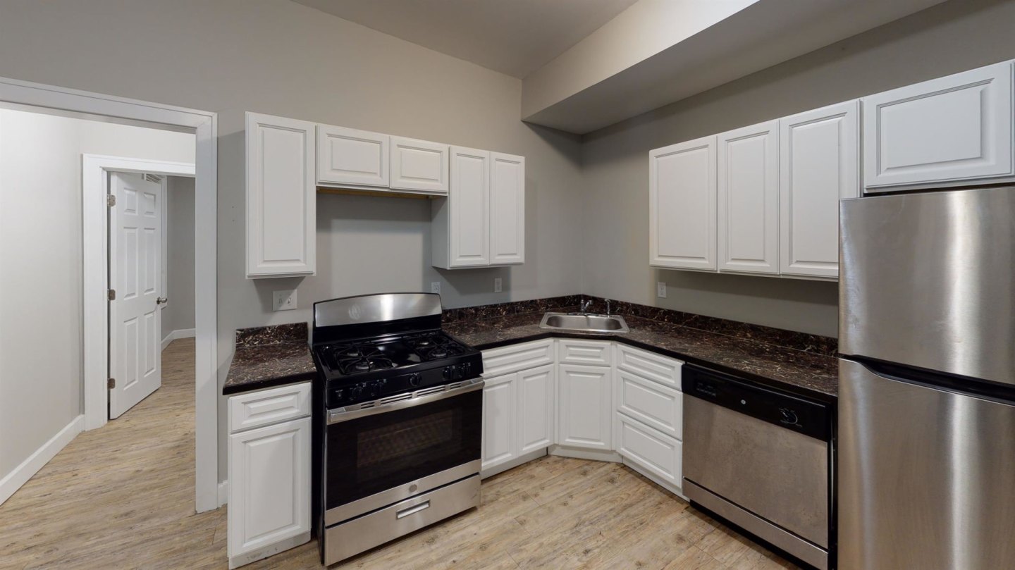 419-425 Porter Ave Image 2