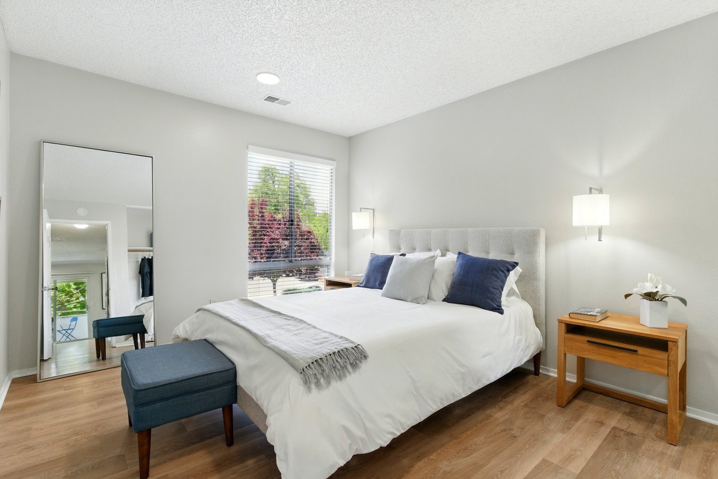 The Grove Luxury Apartments Image 39