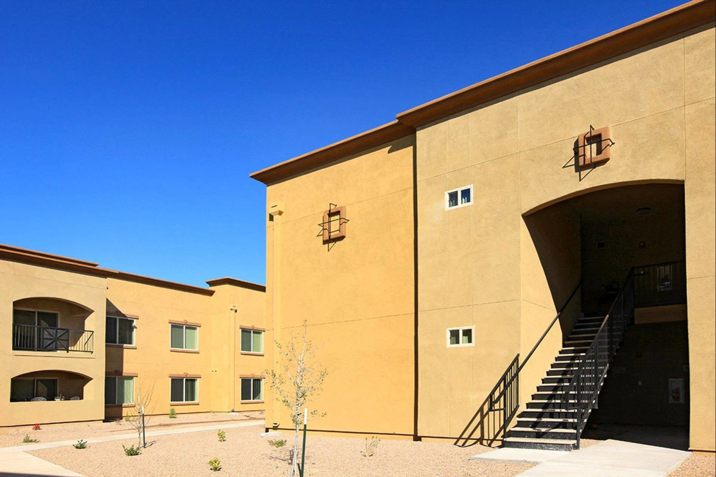 Raintree Apartments Image 4