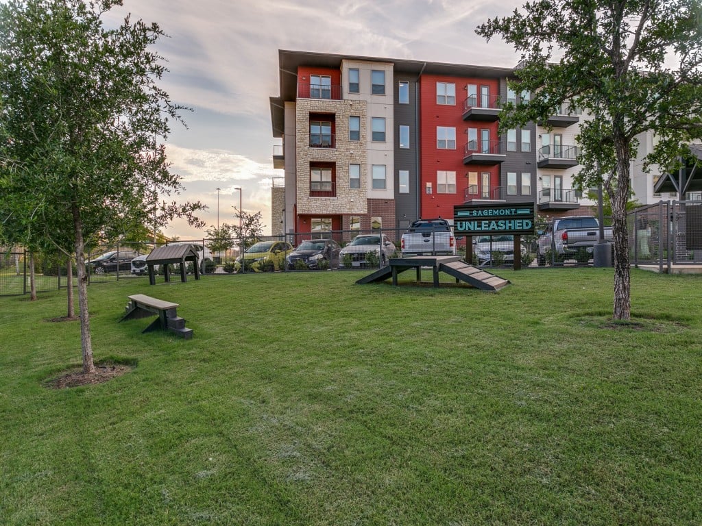 Sagemont Luxury Living Image 109
