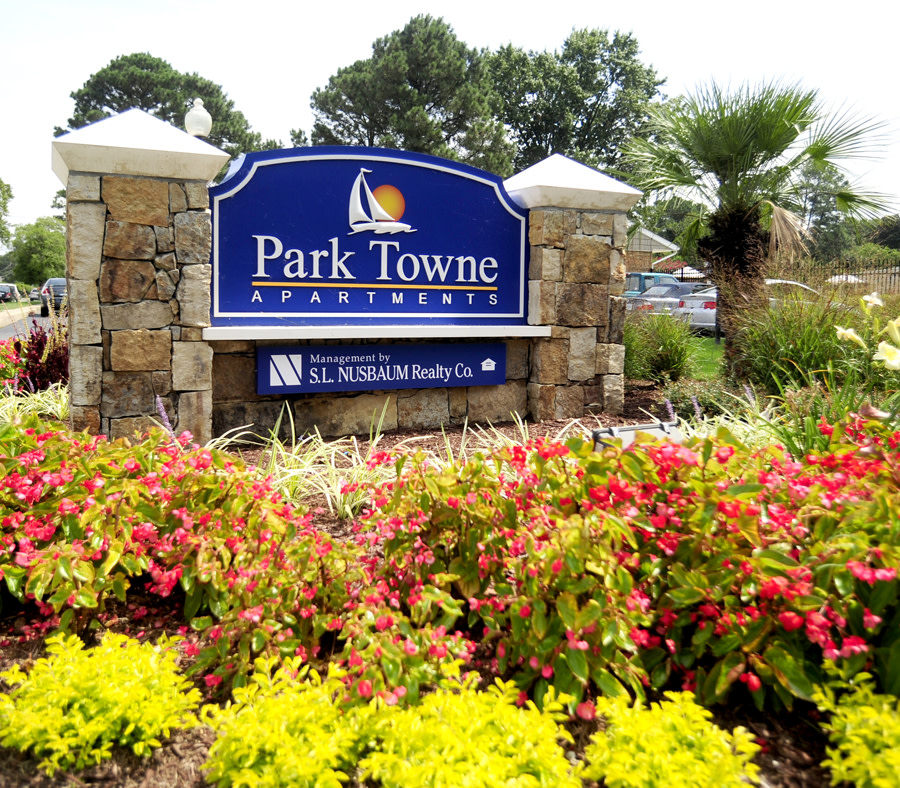 Park Towne Apartments Image 2