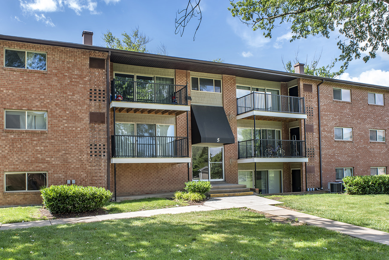 THE MANOR/THE MANOR EAST APARTMENTS Image 27