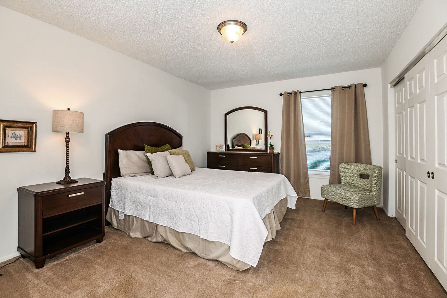Woodlake Villas Image 38