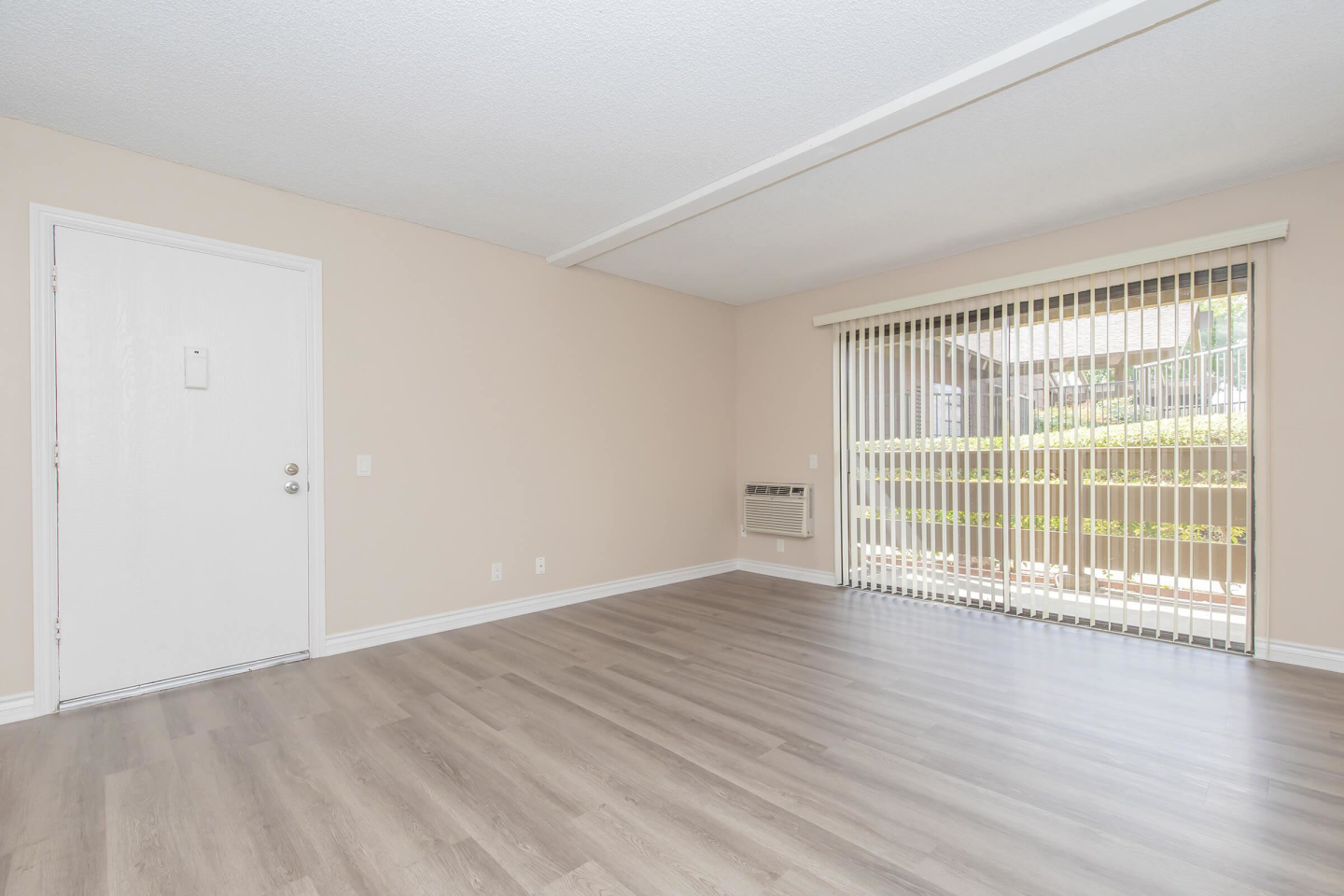 Raintree Apartment Homes Image 1