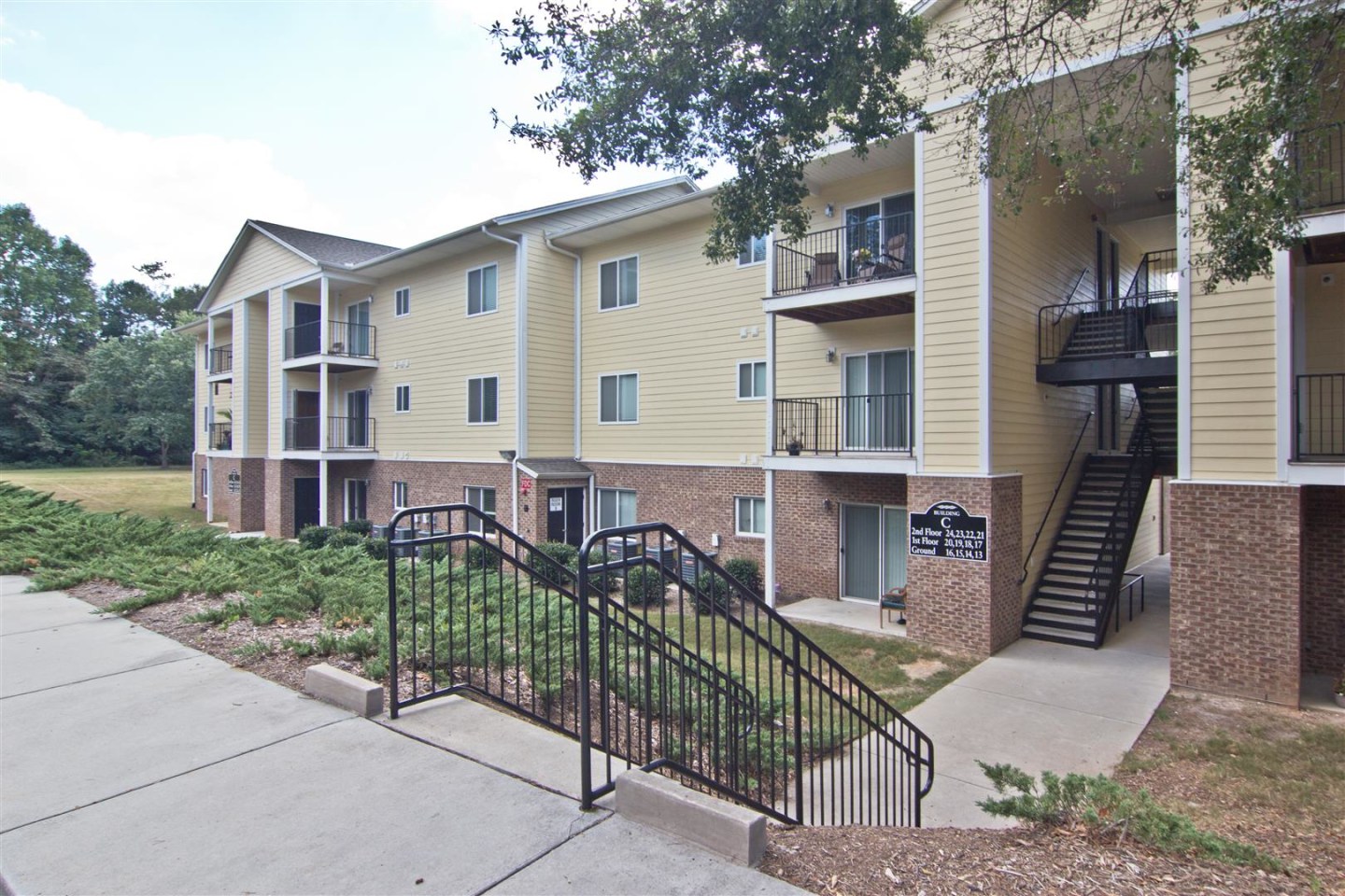 Lakecrest Apartments Image 8