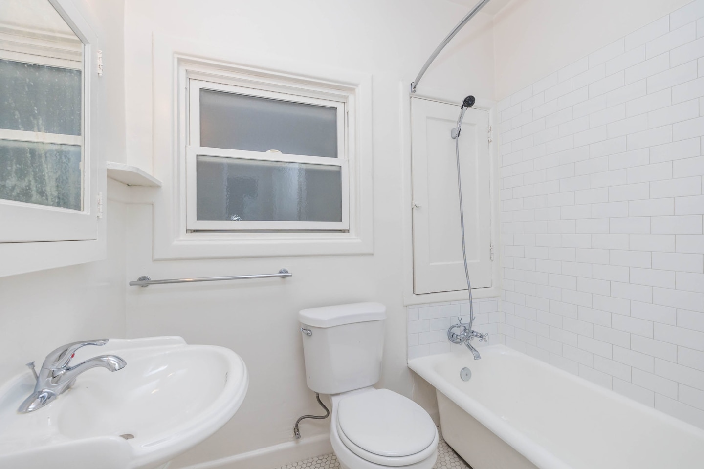 226 Athol Avenue Image 10