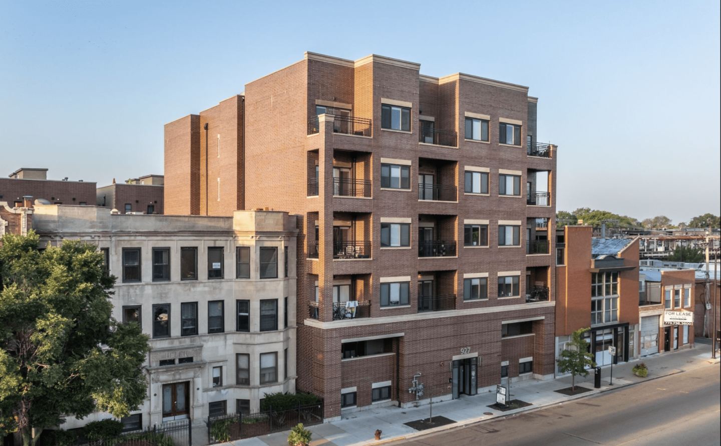 927 W Irving Park Image 1