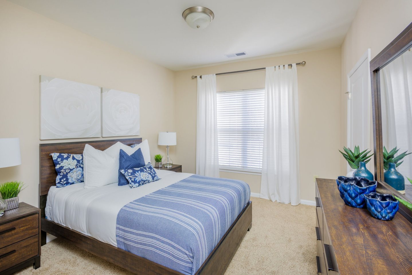 Arbor Village Image 14