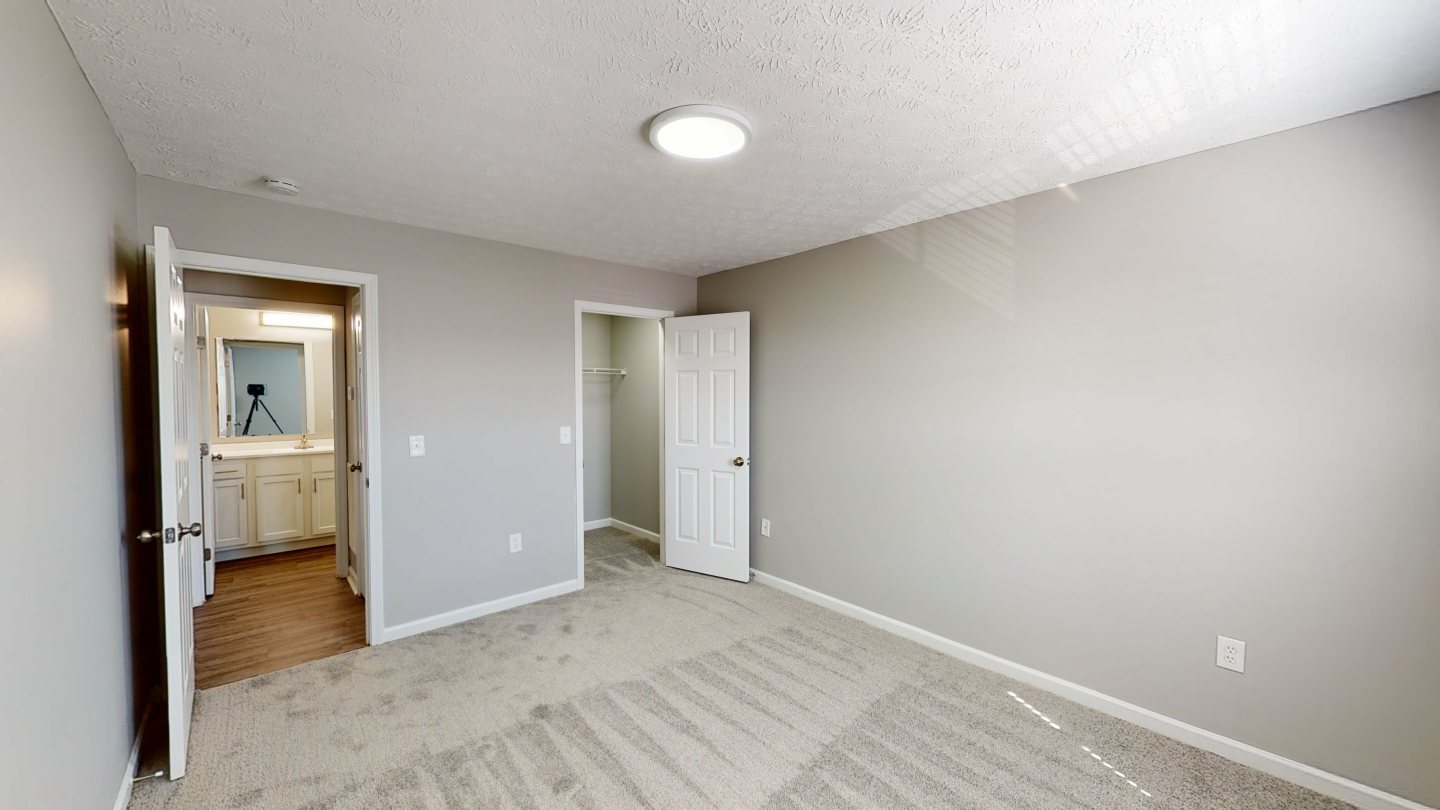 Burlington Oaks Image 15