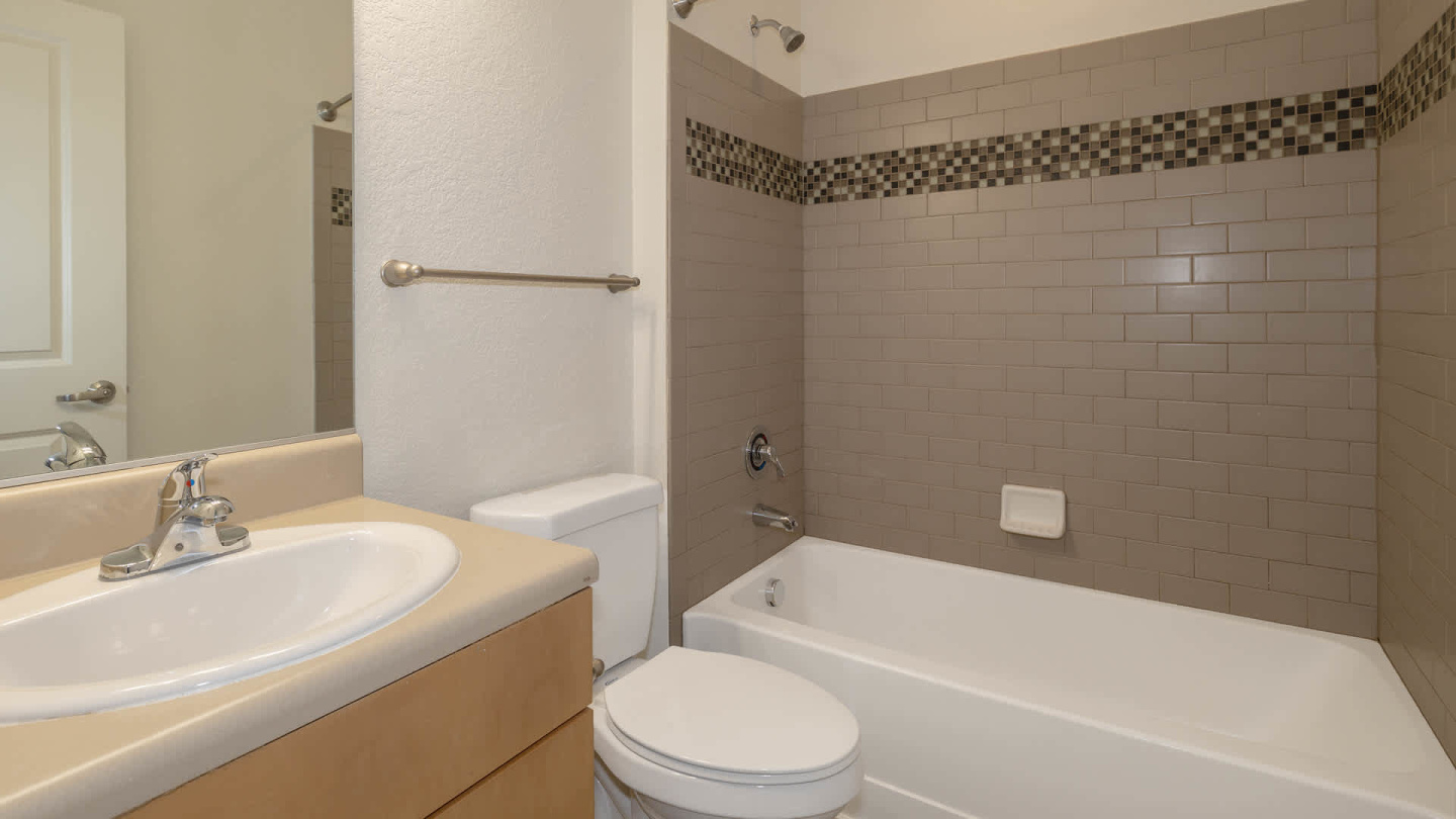 Arbour Square Apartment Image 37